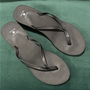 Shade & Shore Black Sandals